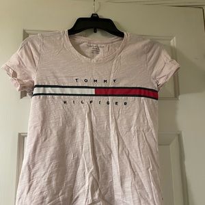 TOMMY HILFIGER tee!